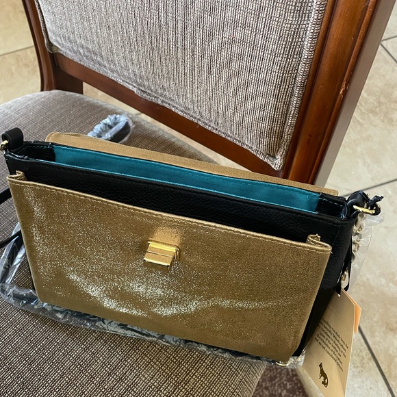Emma Fox Leather Black and Shimmer Gold Crossbody NWT 10 X 6.5 - Picture 5 of 15